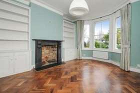 5 bedroom Detached t...